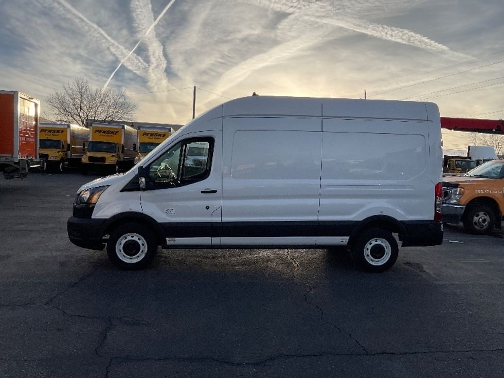 Cargo Van (Panel Van)-Alternative Fuel Trucks & Tractors-Ford-2022-TRAN350E-Albuquerque-NM-2,377\n\t\tmiles-$ 42,500 - Image 4