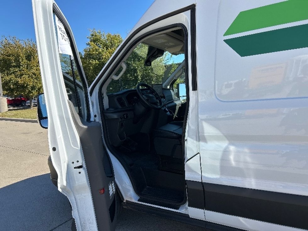 Cargo Van (Panel Van)-Alternative Fuel Trucks & Tractors-Ford-2022-TRAN350E-Arlington-TX-16,944\n\t\tmiles-$ 39,000 - Image 12