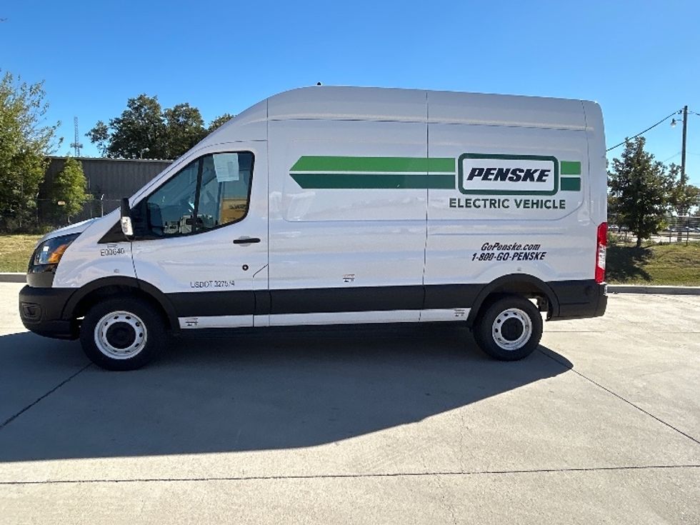 Cargo Van (Panel Van)-Alternative Fuel Trucks & Tractors-Ford-2022-TRAN350E-Arlington-TX-16,944\n\t\tmiles-$ 39,000 - Image 4