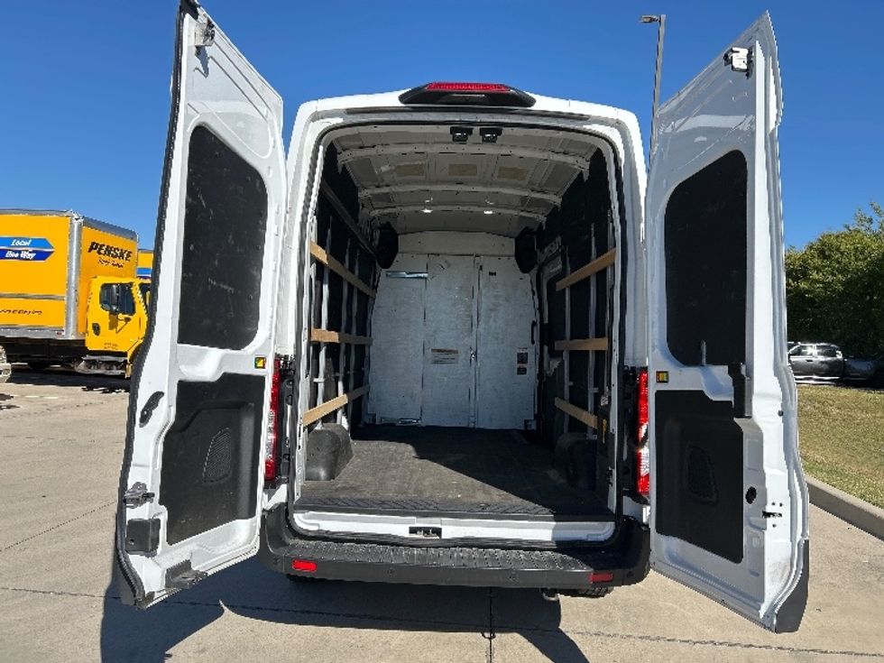 Cargo Van (Panel Van)-Alternative Fuel Trucks & Tractors-Ford-2022-TRAN350E-Arlington-TX-16,944\n\t\tmiles-$ 39,000 - Image 7