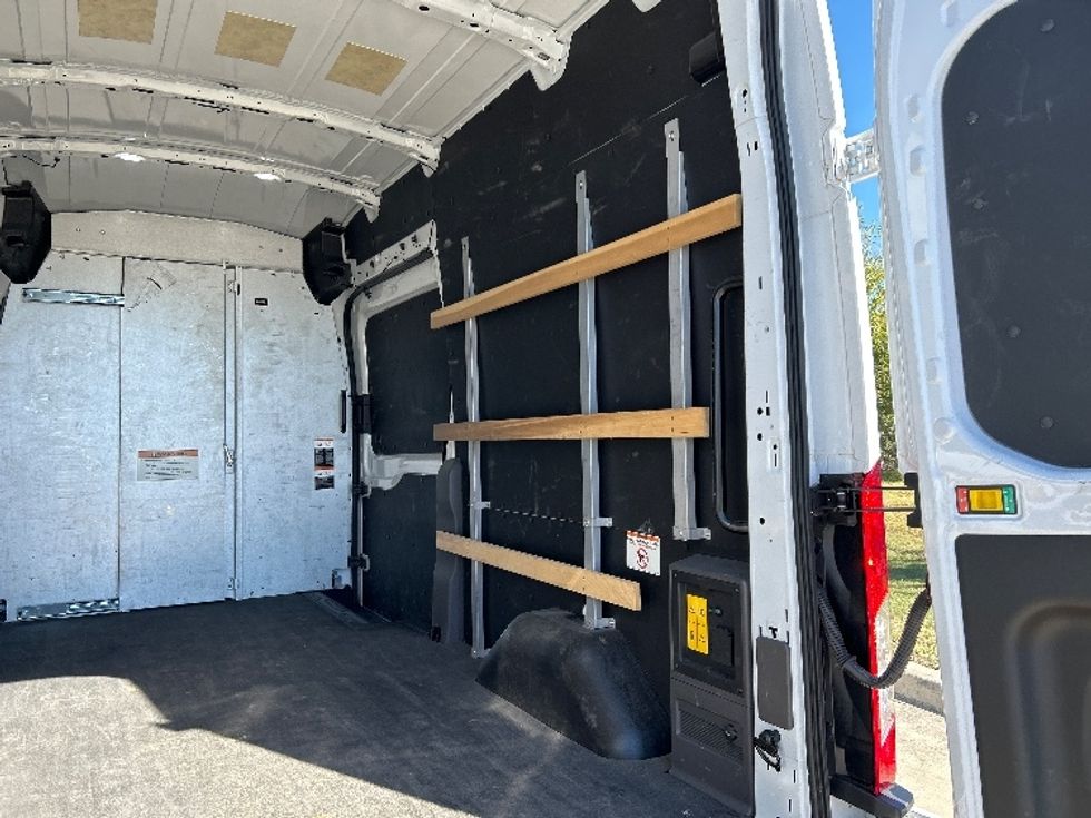 Cargo Van (Panel Van)-Alternative Fuel Trucks & Tractors-Ford-2022-TRAN350E-Arlington-TX-16,944\n\t\tmiles-$ 39,000 - Image 9