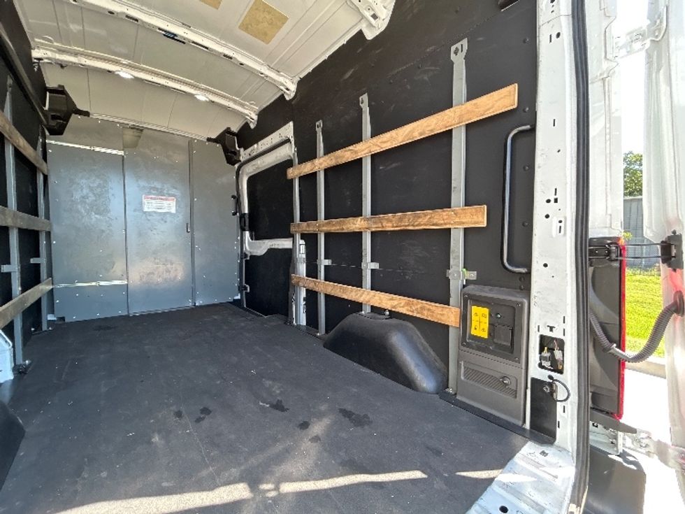 Cargo Van (Panel Van)-Alternative Fuel Trucks & Tractors-Ford-2022-TRAN350E-Arlington-TX-26,194\n\t\tmiles-$ 37,250 - Image 10