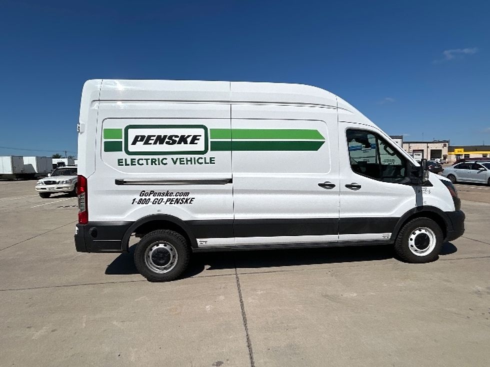 Cargo Van (Panel Van)-Alternative Fuel Trucks & Tractors-Ford-2022-TRAN350E-Arlington-TX-26,194\n\t\tmiles-$ 37,250 - Image 13