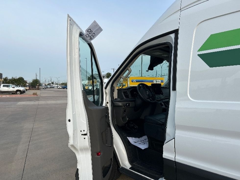 Cargo Van (Panel Van)-Alternative Fuel Trucks & Tractors-Ford-2022-TRAN350E-Arlington-TX-33,328\n\t\tmiles-$ 37,000 - Image 14