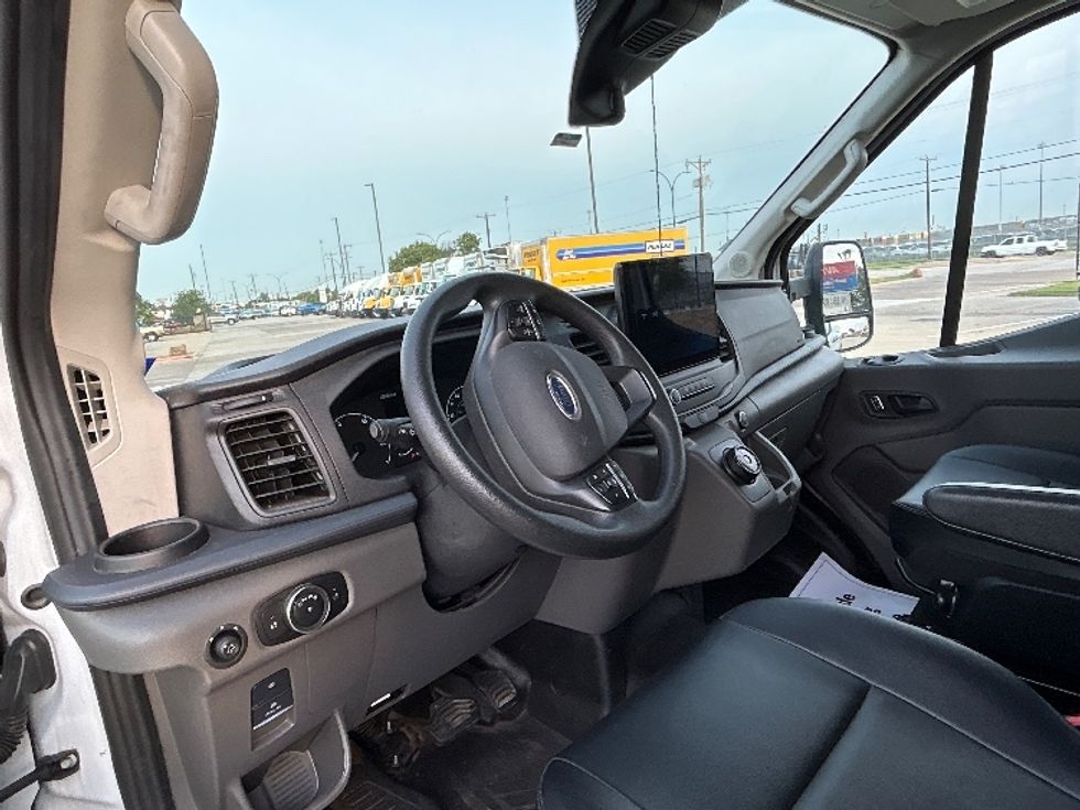 Cargo Van (Panel Van)-Alternative Fuel Trucks & Tractors-Ford-2022-TRAN350E-Arlington-TX-33,328\n\t\tmiles-$ 37,000 - Image 15