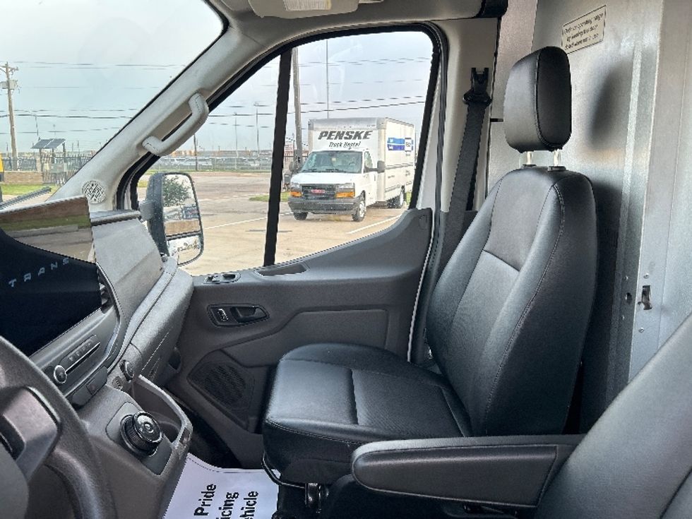 Cargo Van (Panel Van)-Alternative Fuel Trucks & Tractors-Ford-2022-TRAN350E-Arlington-TX-33,328\n\t\tmiles-$ 37,000 - Image 17