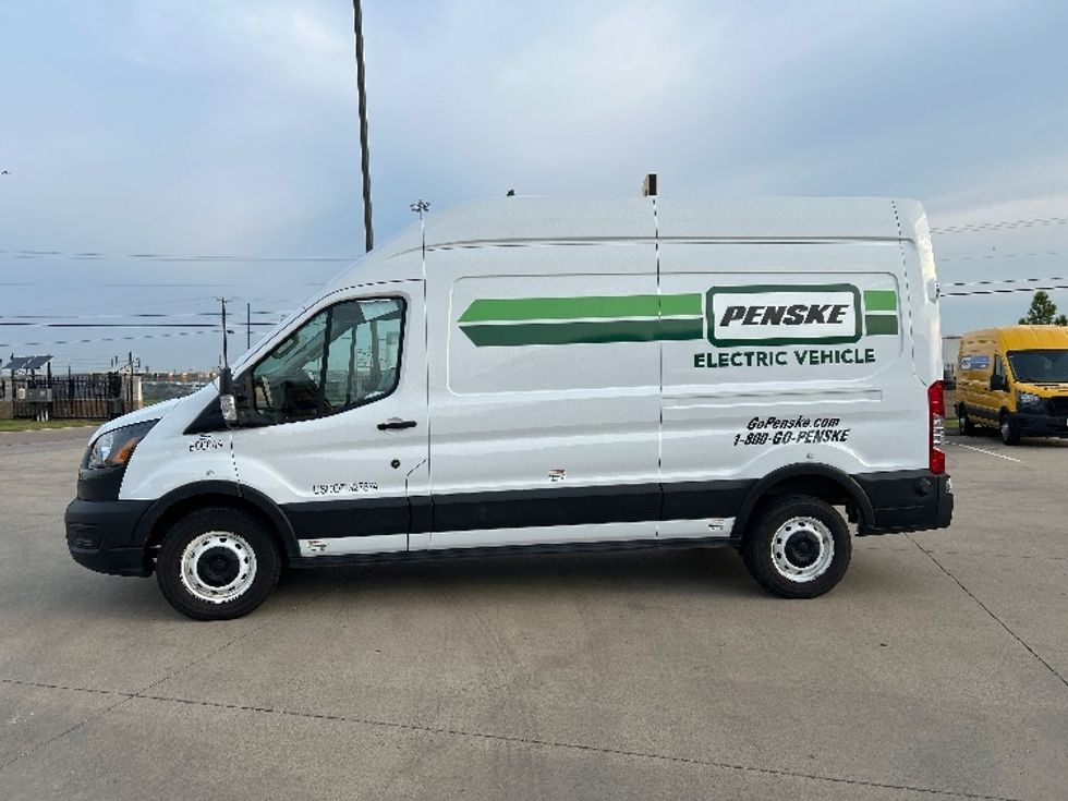 Cargo Van (Panel Van)-Alternative Fuel Trucks & Tractors-Ford-2022-TRAN350E-Arlington-TX-36,191\n\t\tmiles-$ 37,500 - Image 4