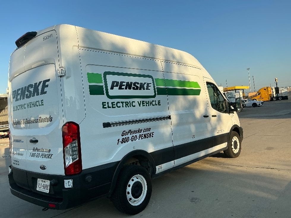 Cargo Van (Panel Van)-Alternative Fuel Trucks & Tractors-Ford-2022-TRAN350E-Arlington-TX-45,194\n\t\tmiles-$ 37,250 - Image 12