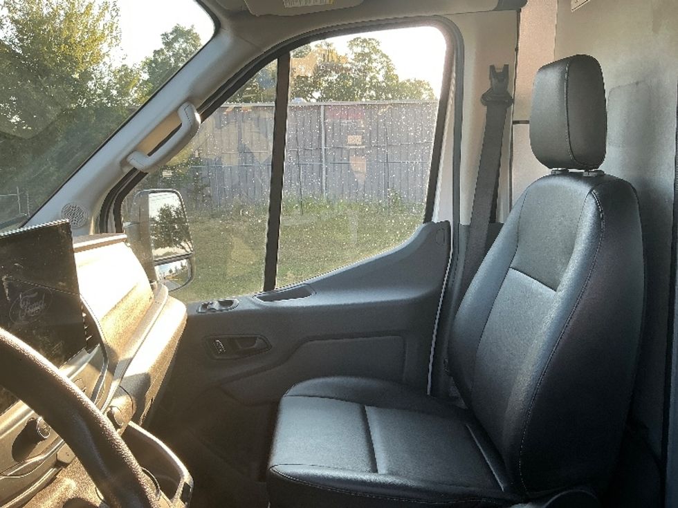 Cargo Van (Panel Van)-Alternative Fuel Trucks & Tractors-Ford-2022-TRAN350E-Arlington-TX-45,194\n\t\tmiles-$ 37,250 - Image 18