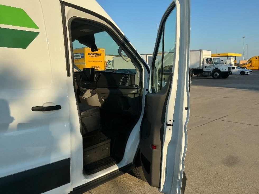 Cargo Van (Panel Van)-Alternative Fuel Trucks & Tractors-Ford-2022-TRAN350E-Arlington-TX-45,194\n\t\tmiles-$ 37,250 - Image 19