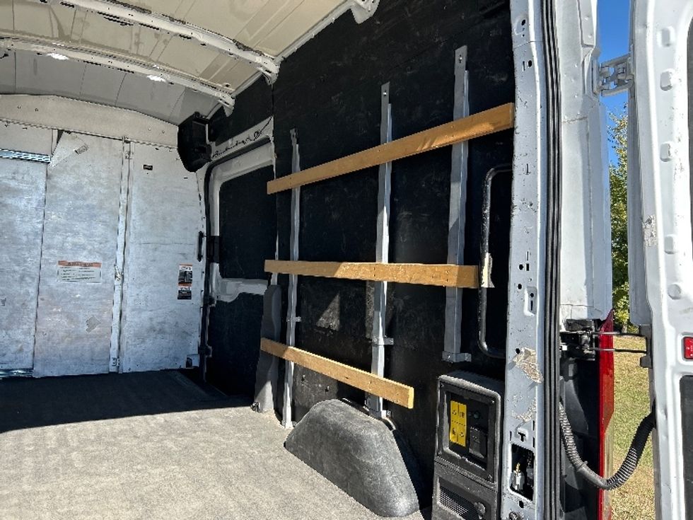 Cargo Van (Panel Van)-Alternative Fuel Trucks & Tractors-Ford-2022-TRAN350E-Arlington-TX-52,763\n\t\tmiles-$ 35,500 - Image 9