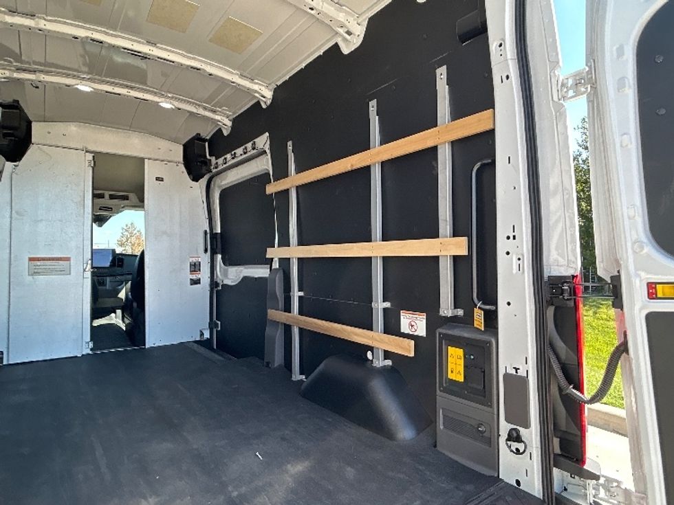 Cargo Van (Panel Van)-Alternative Fuel Trucks & Tractors-Ford-2022-TRAN350E-Arlington-TX-7,966\n\t\tmiles-$ 38,500 - Image 10