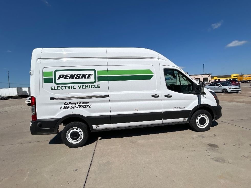Cargo Van (Panel Van)-Alternative Fuel Trucks & Tractors-Ford-2022-TRAN350E-Arlington-TX-7,966\n\t\tmiles-$ 38,500 - Image 13