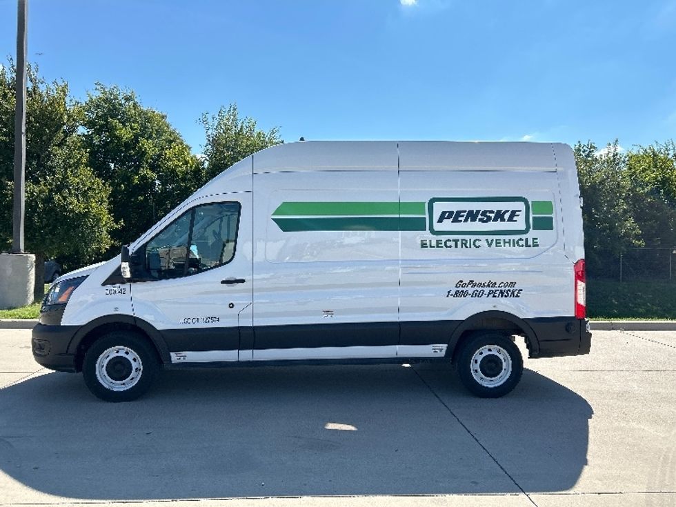 Cargo Van (Panel Van)-Alternative Fuel Trucks & Tractors-Ford-2022-TRAN350E-Arlington-TX-7,966\n\t\tmiles-$ 38,500 - Image 4