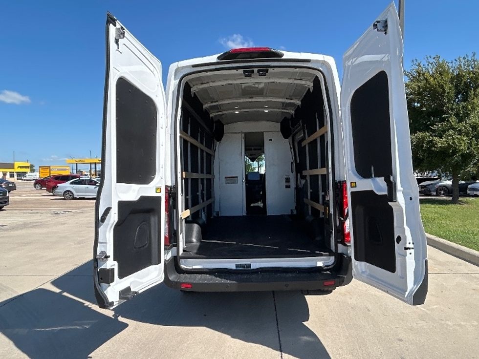 Cargo Van (Panel Van)-Alternative Fuel Trucks & Tractors-Ford-2022-TRAN350E-Arlington-TX-7,966\n\t\tmiles-$ 38,500 - Image 8