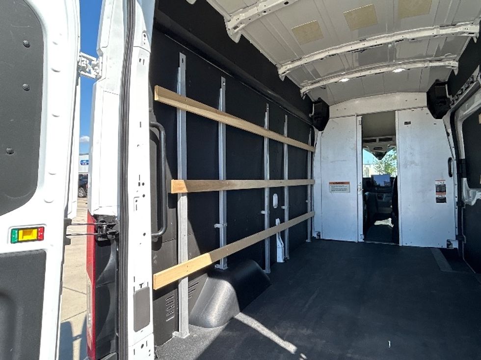 Cargo Van (Panel Van)-Alternative Fuel Trucks & Tractors-Ford-2022-TRAN350E-Arlington-TX-7,966\n\t\tmiles-$ 38,500 - Image 9
