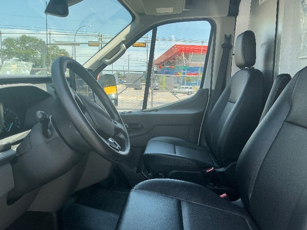 Cargo Van (Panel Van)-Alternative Fuel Trucks & Tractors-Ford-2022-TRAN350E-Austin-TX-4,765\n\t\tmiles-$ 38,750 - Image 17