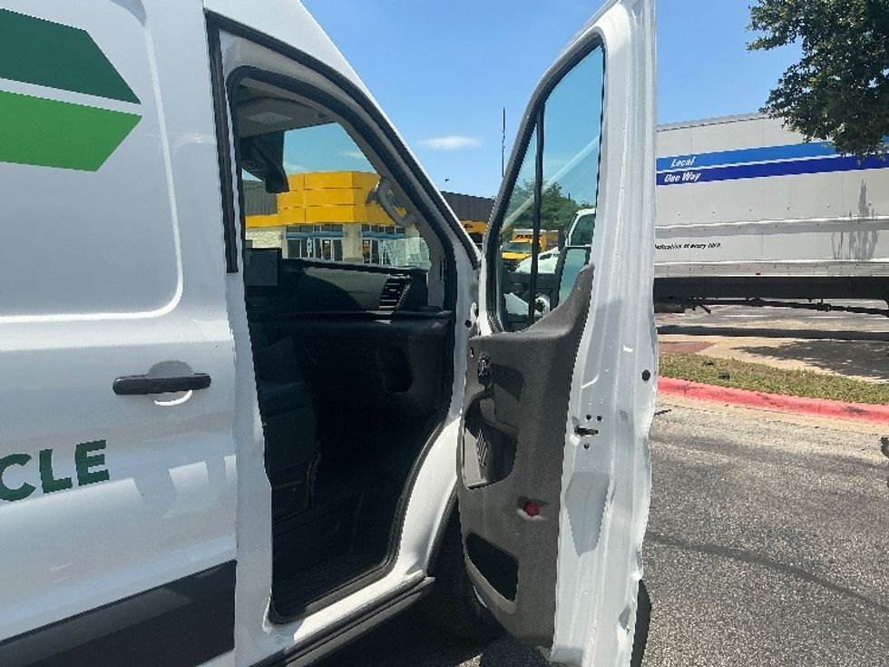 Cargo Van (Panel Van)-Alternative Fuel Trucks & Tractors-Ford-2022-TRAN350E-Austin-TX-4,765\n\t\tmiles-$ 38,750 - Image 18