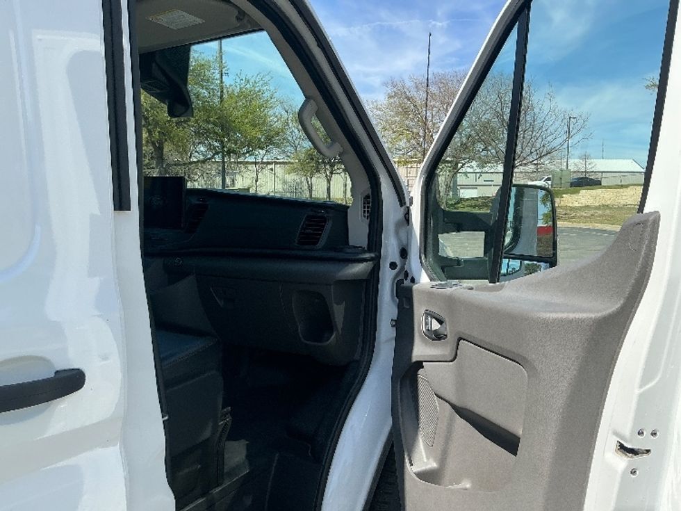 Cargo Van (Panel Van)-Alternative Fuel Trucks & Tractors-Ford-2022-TRAN350E-Austin-TX-5,377\n\t\tmiles-$ 42,000 - Image 18