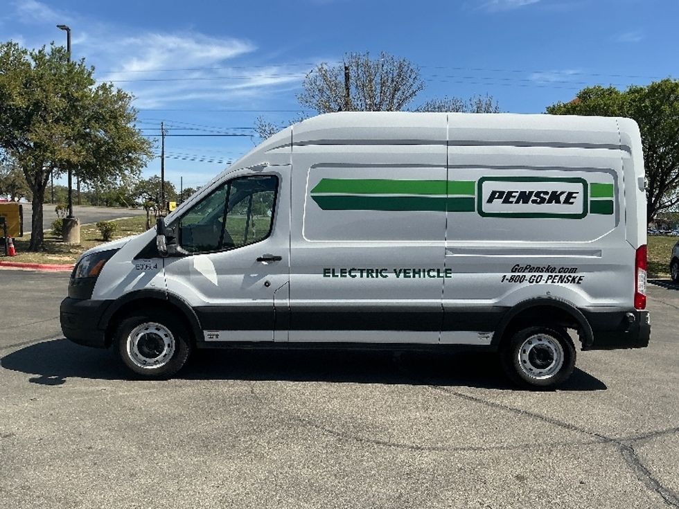 Cargo Van (Panel Van)-Alternative Fuel Trucks & Tractors-Ford-2022-TRAN350E-Austin-TX-5,377\n\t\tmiles-$ 42,000 - Image 4