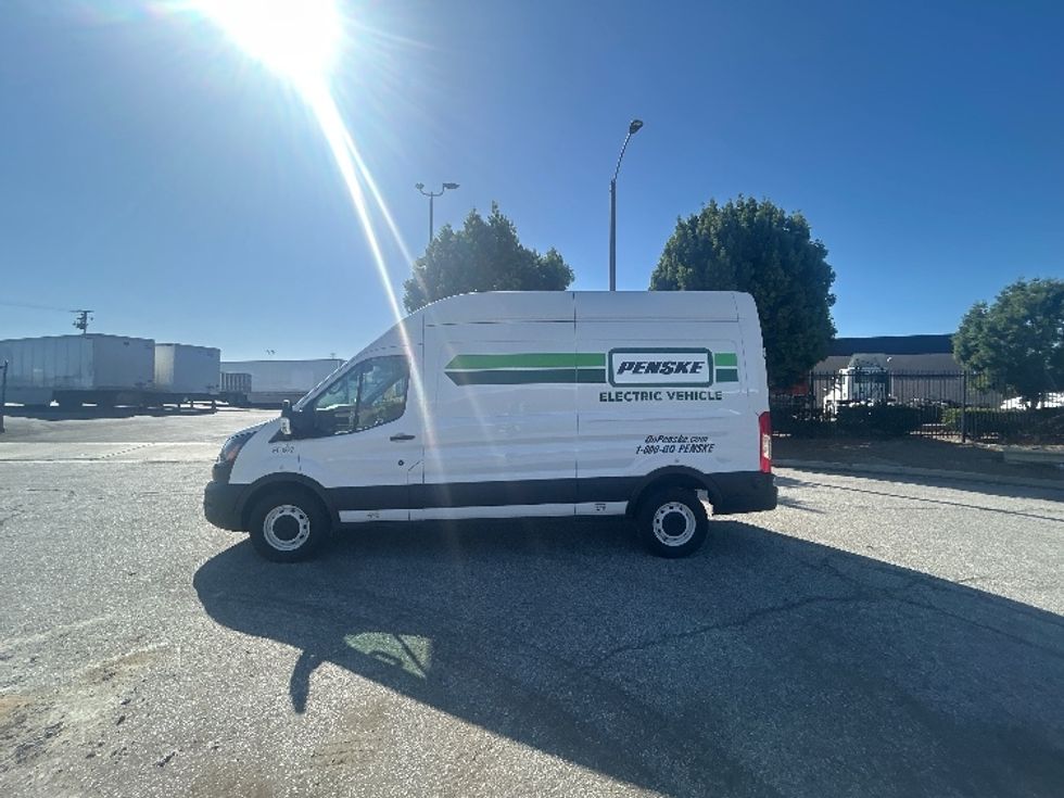 Cargo Van (Panel Van)-Alternative Fuel Trucks & Tractors-Ford-2022-TRAN350E-Carson-CA-37,829\n\t\tmiles-$ 22,500 - Image 4