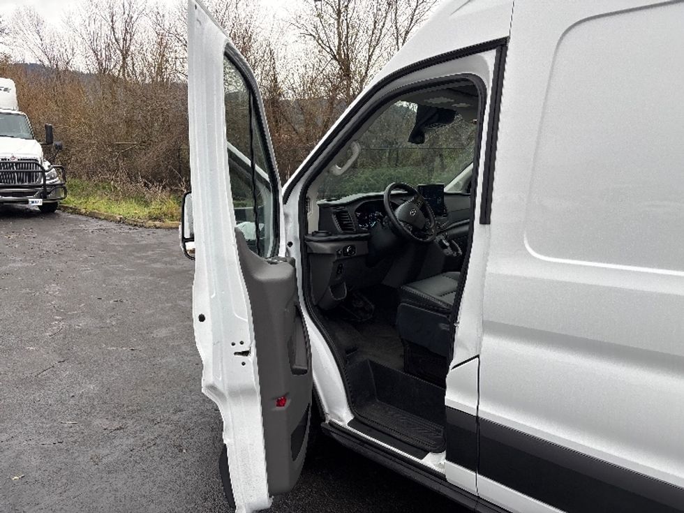 Cargo Van (Panel Van)-Alternative Fuel Trucks & Tractors-Ford-2022-TRAN350E-Clackamas-OR-14,462\n\t\tmiles-$ 42,250 - Image 15