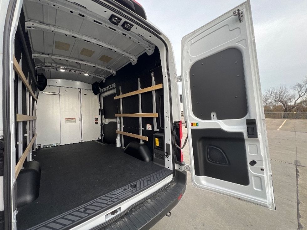 Cargo Van (Panel Van)-Alternative Fuel Trucks & Tractors-Ford-2022-TRAN350E-Dallas-TX-1,620\n\t\tmiles-$ 40,250 - Image 12