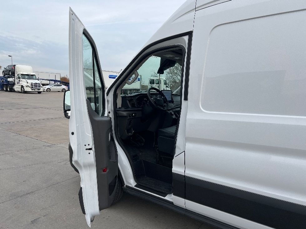 Cargo Van (Panel Van)-Alternative Fuel Trucks & Tractors-Ford-2022-TRAN350E-Dallas-TX-1,620\n\t\tmiles-$ 40,250 - Image 16