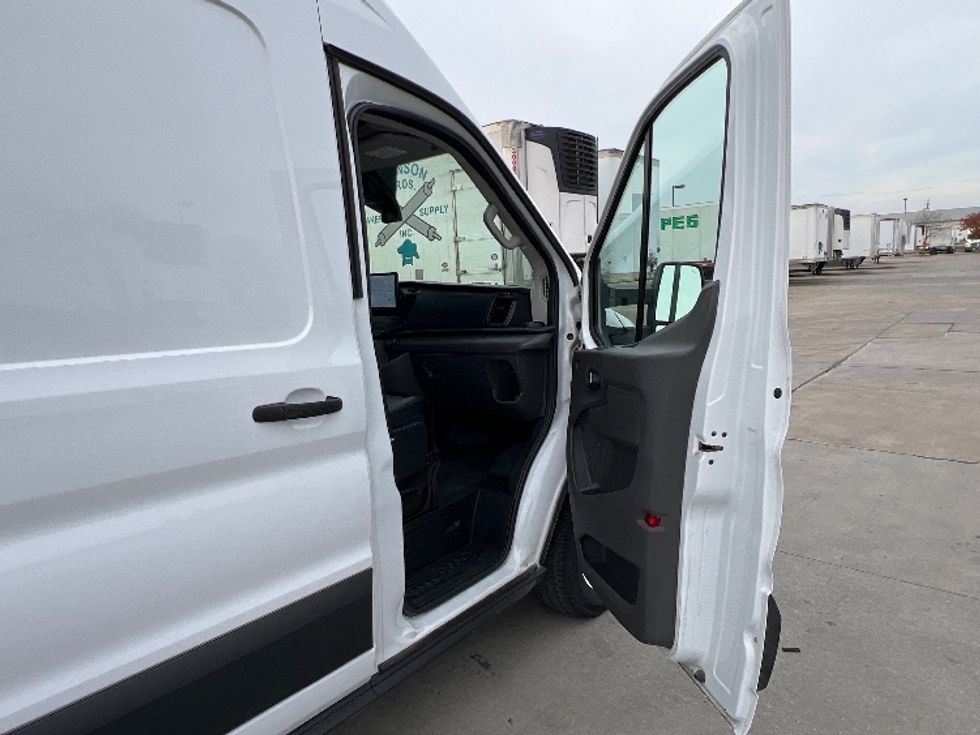 Cargo Van (Panel Van)-Alternative Fuel Trucks & Tractors-Ford-2022-TRAN350E-Dallas-TX-1,620\n\t\tmiles-$ 40,250 - Image 20