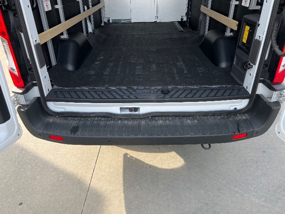 Cargo Van (Panel Van)-Alternative Fuel Trucks & Tractors-Ford-2022-TRAN350E-Dallas-TX-2,513\n\t\tmiles-$ 40,250 - Image 10