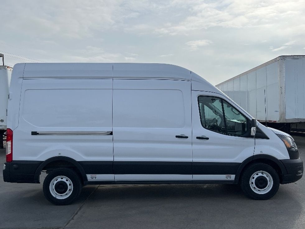 Cargo Van (Panel Van)-Alternative Fuel Trucks & Tractors-Ford-2022-TRAN350E-Dallas-TX-2,513\n\t\tmiles-$ 40,250 - Image 15