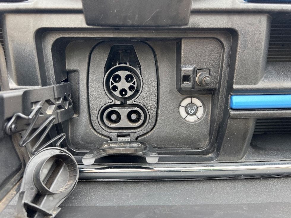 Cargo Van (Panel Van)-Alternative Fuel Trucks & Tractors-Ford-2022-TRAN350E-Dallas-TX-2,513\n\t\tmiles-$ 40,250 - Image 25