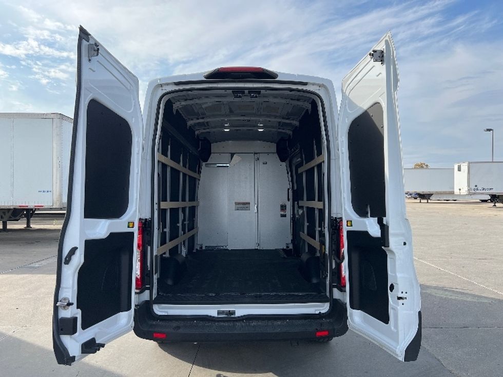 Cargo Van (Panel Van)-Alternative Fuel Trucks & Tractors-Ford-2022-TRAN350E-Dallas-TX-2,513\n\t\tmiles-$ 40,250 - Image 8