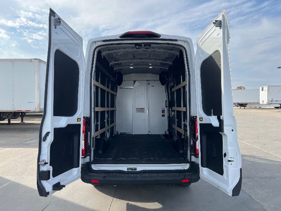 Cargo Van (Panel Van)-Alternative Fuel Trucks & Tractors-Ford-2022-TRAN350E-Dallas-TX-2,513\n\t\tmiles-$ 40,250 - Image 9