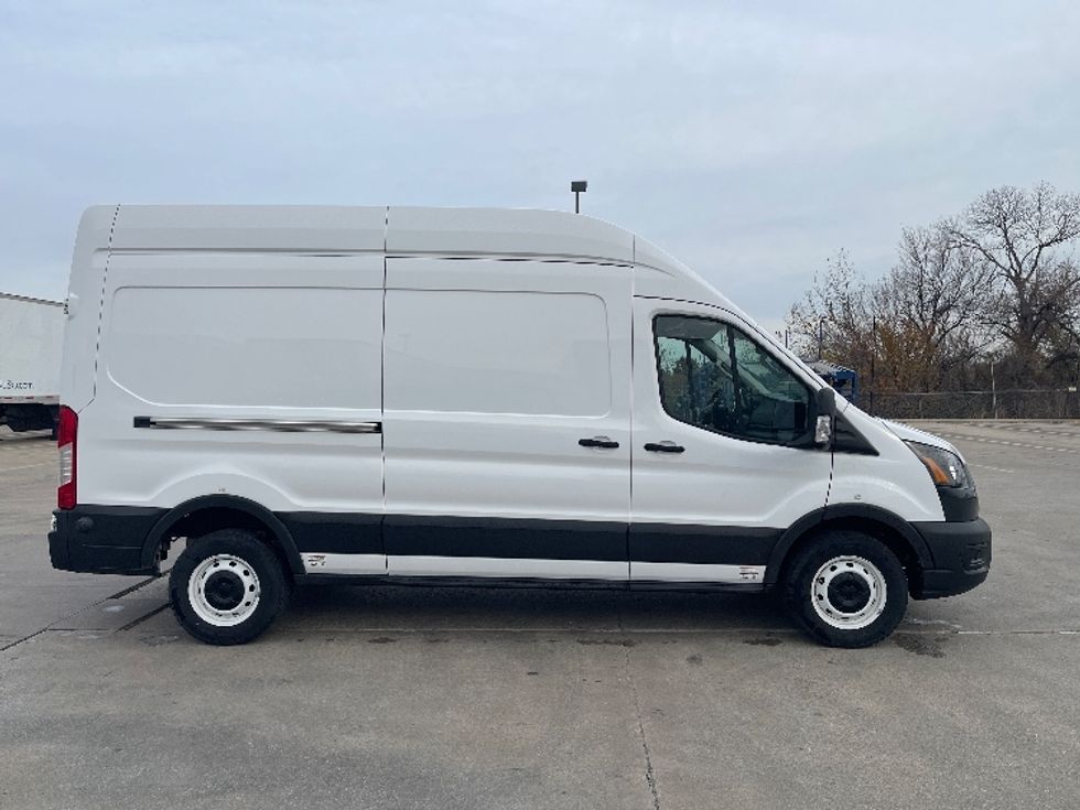 Cargo Van (Panel Van)-Alternative Fuel Trucks & Tractors-Ford-2022-TRAN350E-Dallas-TX-2,651\n\t\tmiles-$ 40,250 - Image 15