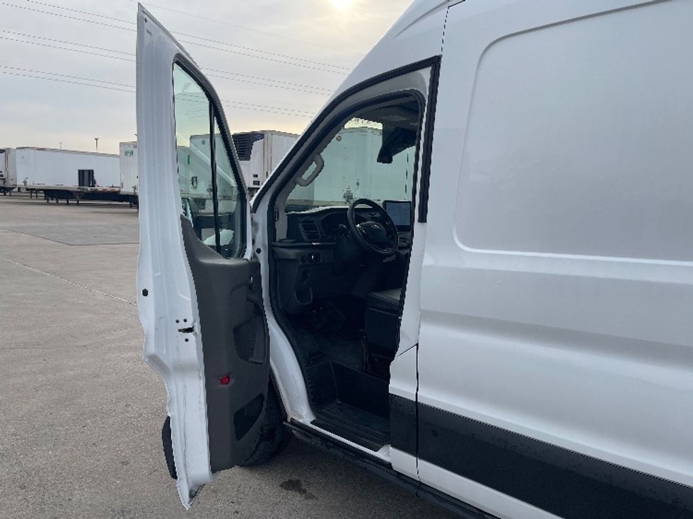Cargo Van (Panel Van)-Alternative Fuel Trucks & Tractors-Ford-2022-TRAN350E-Dallas-TX-2,651\n\t\tmiles-$ 40,250 - Image 16