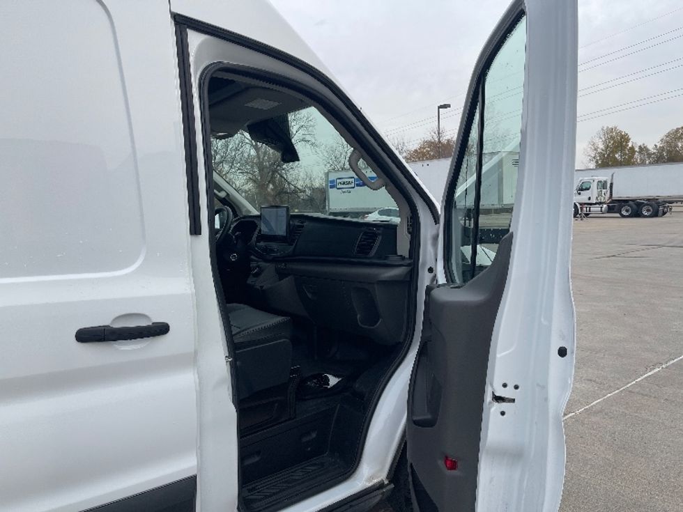Cargo Van (Panel Van)-Alternative Fuel Trucks & Tractors-Ford-2022-TRAN350E-Dallas-TX-2,651\n\t\tmiles-$ 40,250 - Image 20