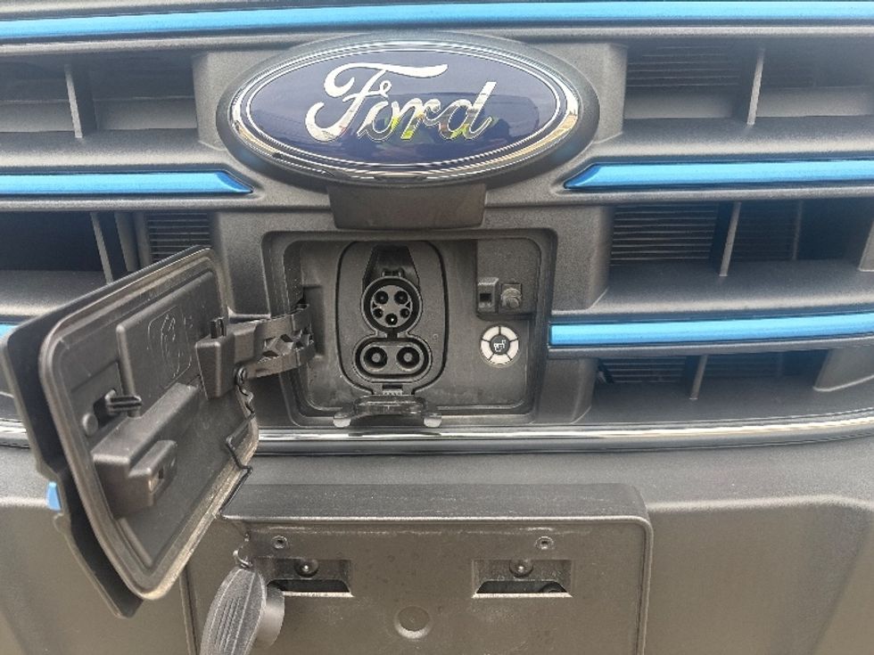 Cargo Van (Panel Van)-Alternative Fuel Trucks & Tractors-Ford-2022-TRAN350E-Dallas-TX-2,651\n\t\tmiles-$ 40,250 - Image 28