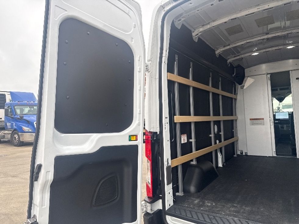 Cargo Van (Panel Van)-Alternative Fuel Trucks & Tractors-Ford-2022-TRAN350E-Dallas-TX-2,738\n\t\tmiles-$ 40,250 - Image 11