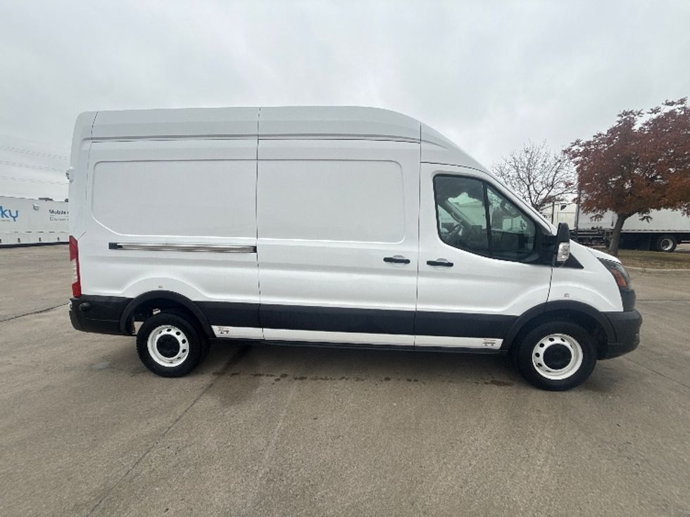 Cargo Van (Panel Van)-Alternative Fuel Trucks & Tractors-Ford-2022-TRAN350E-Dallas-TX-2,738\n\t\tmiles-$ 40,250 - Image 15