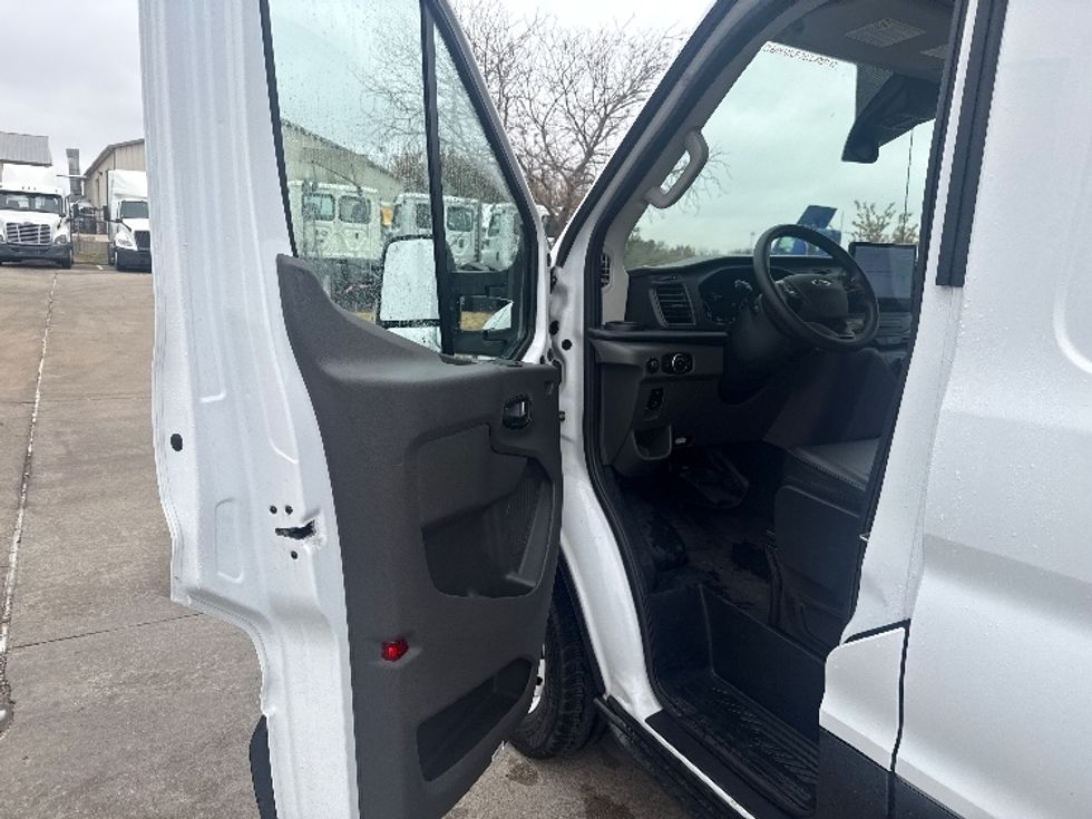 Cargo Van (Panel Van)-Alternative Fuel Trucks & Tractors-Ford-2022-TRAN350E-Dallas-TX-2,738\n\t\tmiles-$ 40,250 - Image 16