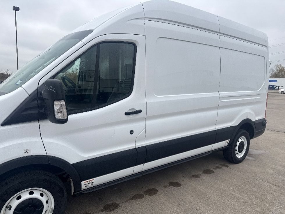 Cargo Van (Panel Van)-Alternative Fuel Trucks & Tractors-Ford-2022-TRAN350E-Dallas-TX-2,738\n\t\tmiles-$ 40,250 - Image 25