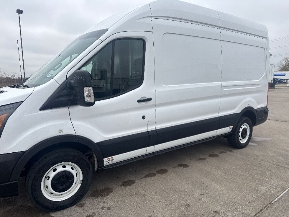 Cargo Van (Panel Van)-Alternative Fuel Trucks & Tractors-Ford-2022-TRAN350E-Dallas-TX-2,738\n\t\tmiles-$ 40,250 - Image 26