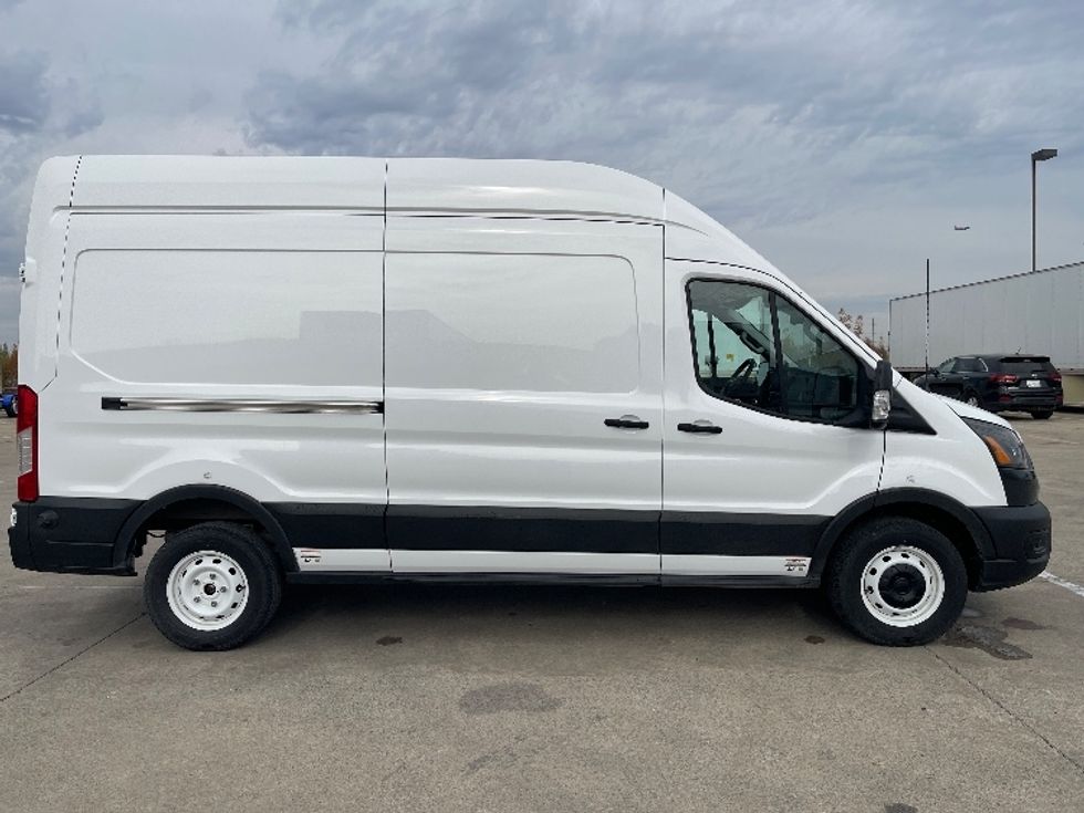 Cargo Van (Panel Van)-Alternative Fuel Trucks & Tractors-Ford-2022-TRAN350E-Dallas-TX-2,756\n\t\tmiles-$ 40,250 - Image 15