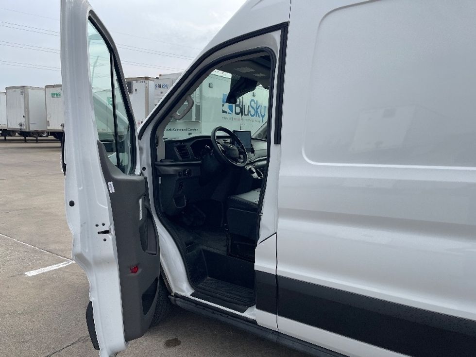 Cargo Van (Panel Van)-Alternative Fuel Trucks & Tractors-Ford-2022-TRAN350E-Dallas-TX-2,756\n\t\tmiles-$ 40,250 - Image 16
