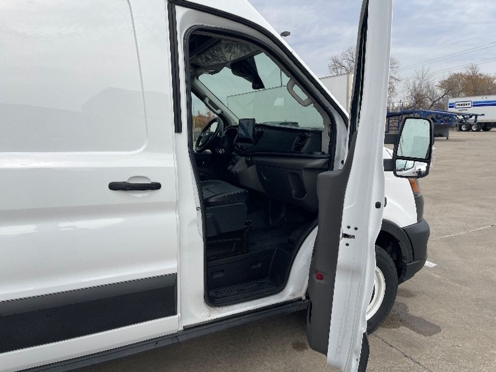 Cargo Van (Panel Van)-Alternative Fuel Trucks & Tractors-Ford-2022-TRAN350E-Dallas-TX-2,756\n\t\tmiles-$ 40,250 - Image 20