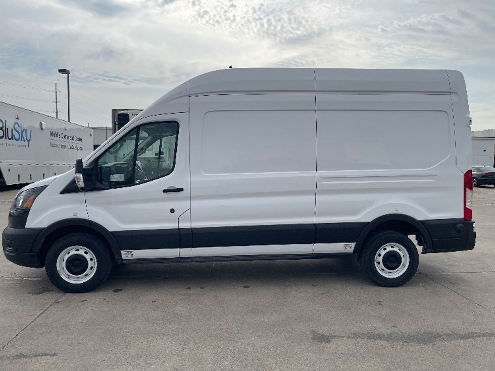 Cargo Van (Panel Van)-Alternative Fuel Trucks & Tractors-Ford-2022-TRAN350E-Dallas-TX-2,756\n\t\tmiles-$ 40,250 - Image 4