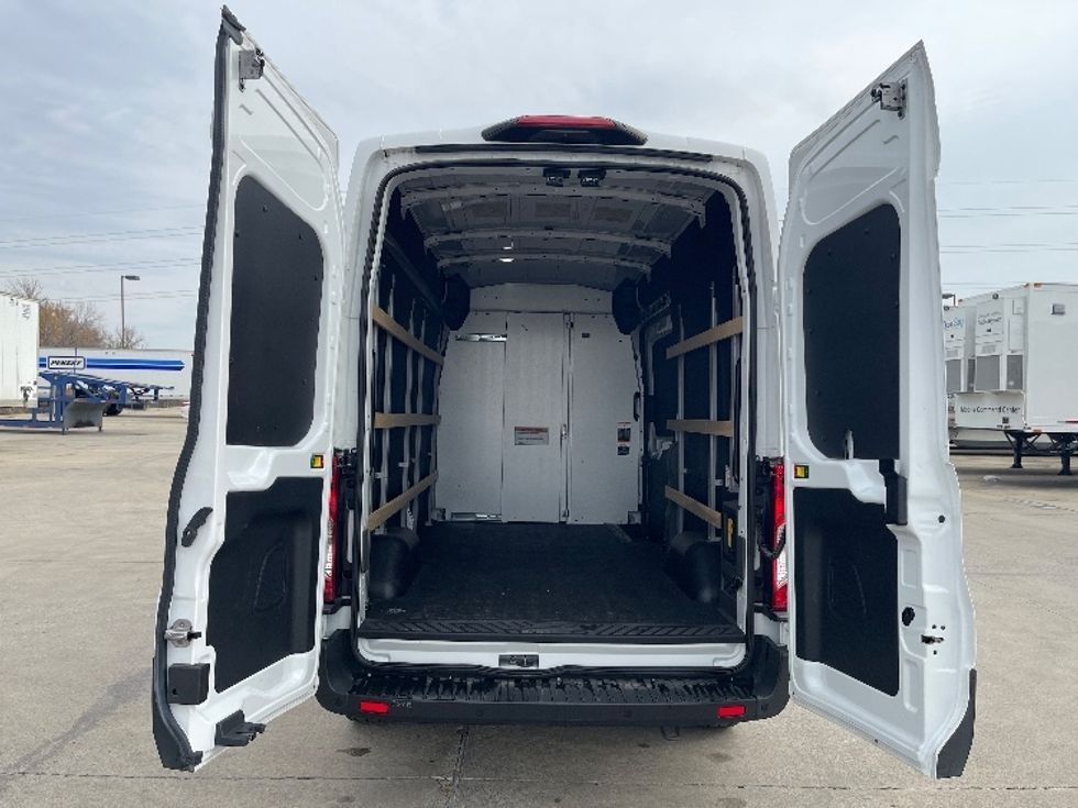 Cargo Van (Panel Van)-Alternative Fuel Trucks & Tractors-Ford-2022-TRAN350E-Dallas-TX-2,756\n\t\tmiles-$ 40,250 - Image 8