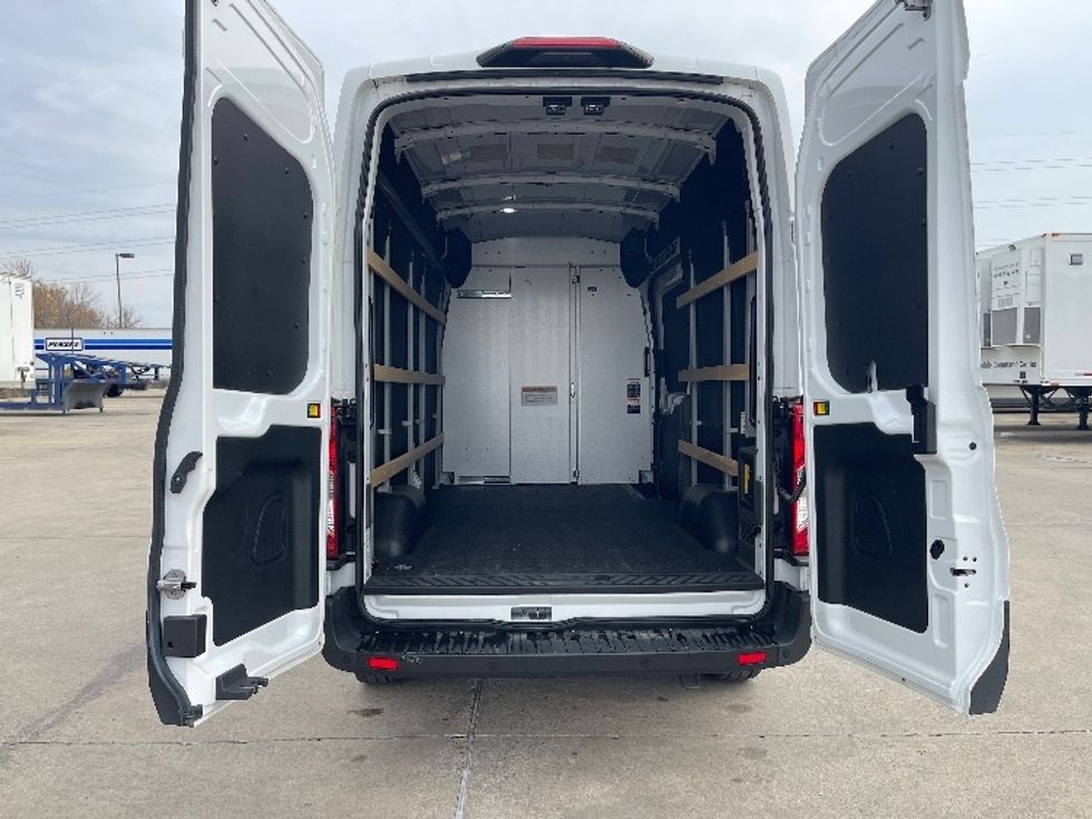Cargo Van (Panel Van)-Alternative Fuel Trucks & Tractors-Ford-2022-TRAN350E-Dallas-TX-2,756\n\t\tmiles-$ 40,250 - Image 9