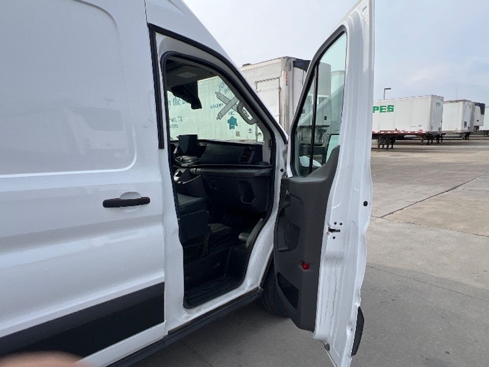 Cargo Van (Panel Van)-Alternative Fuel Trucks & Tractors-Ford-2022-TRAN350E-Dallas-TX-3,011\n\t\tmiles-$ 40,250 - Image 20